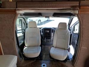 Camping-car Mercedes-Benz Itasca Classe B d'occasion 2014, automatique 2018, 6 places, phares LED, moteur essence, pneus R17, sièges en cuir - Product Image 6