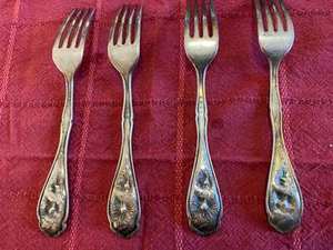 Fourchette classique en acier inoxydable fini argent avec prise en main confortable parfaite pour les repas quotidiens et les réglages de vaisselle modestes - Product Image 6