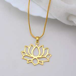 Collier pendentif Lotus en laiton plaqué or pour femme Cut Cutout Floral Design Spiritual Boho Yoga Jewelry avec Enlightenment Charm - Product Image 5