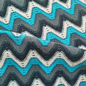 Grand sac fourre-tout Jacquard personnalisé pour femmes modernes respirant motif Zigzag Duffle Travel Shopping - Product Image 2