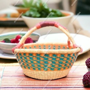Wholesale Price Hand Woven Decorative <b>Wall</b> Mounted <b>Basket</b> Hanging Fruit Wicker Rattan <b>Basket</b> Kitchen Tableware Fruits Organizer - Product Image 2