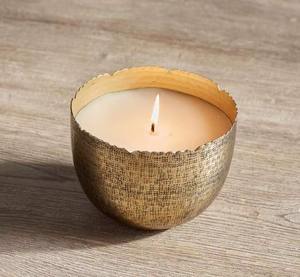 Jars à bougies en métal doré personnalisés - Écologiques et durables, parfaite harmonie entre force et sérénité pour la décoration de la maison à Pâques - Product Image 1