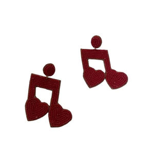 Boucles d'oreilles indiennes faites à la main pour la Saint-Valentin Design de perles de rocaille à la mode Unique et romantique pour célébrer l'amour - Product Image 2