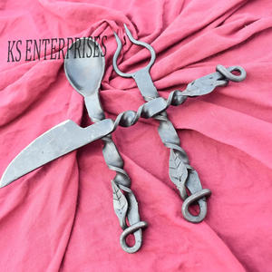 Set de 3 couverts médiévaux torsadés forgés ensemble de couverts médiévaux couteau à couverts viking cuillère fourchette ensemble forgé à la main - Product Image 3