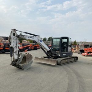 Mini-excavatrices Bobcat E60 d'occasion, moteur Hitachi, poids opérationnel de 22 tonnes, capacité de la benne de 0,4 m³, moteur de 10-25 kW, pompe, roulement. - Product Image 1