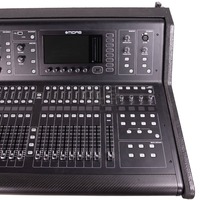 Console de mixage numérique en direct M32R avec boîtier de scène DL32 pour concerts et spectacles