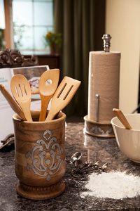 Soporte para cubiertos de madera antiguo personalizado al por mayor organizador de Caddy de cocina con forma de cuchara reposapiés de metal a bajo precio - Product Image 6