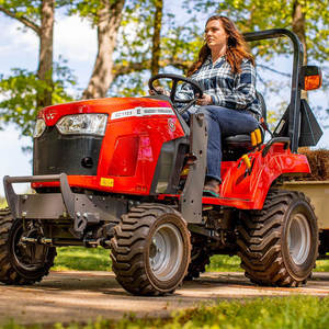 Tracteur Massey Ferguson GC1725M tracteur agricole 4WD d'occasion de qualité supérieure machine agricole prix de gros pompe compacte et fiable - Product Image 4