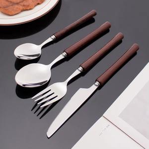 Ensemble de couverts en argent avec manche en bois de qualité supérieure pour les hôtels, la restauration, les restaurants et le service de table formel, vente en gros en provenance d'Inde - Product Image 2