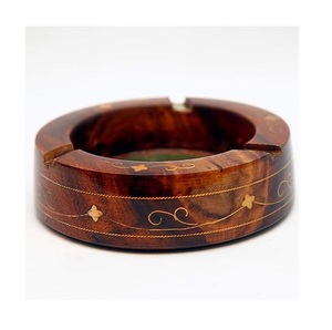 Cendrier nautique classique en bois et en laiton fait à la main pour les capitaines de navires et les marins ajoutant un charme vintage à la décoration intérieure - Product Image 2