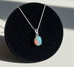 Pendentif en argent sterling 925 avec opale éthiopienne naturelle pierres de cristal de guérison dans le style bohème 18K cadeau pour le bouddhisme - Product Image 1