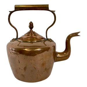 Bouilloire en cuivre pour maison de campagne avec construction robuste et conception d'âme ancienne adaptée à la mise en scène de cadeaux ou de préparation de thé - Product Image 1