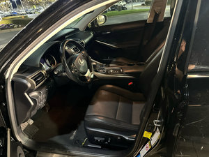 Lexus IS 200t Turbo Premium AWD d'occasion propre de 2016 - Product Image 3