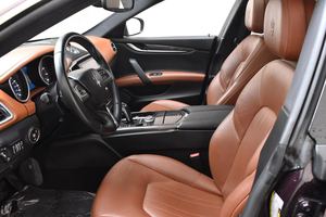 LIMPIO 2019 Mas-e-ra-ti Gh-ibli S Q4 3.0L AWD - Product Image 3