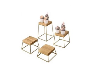 Excellent design en bois forme carrée couleur marron support à gâteau fête d'anniversaire ustensiles de cuisine bureau fête Restaurant utilisé gâteau support ensemble - Product Image 1