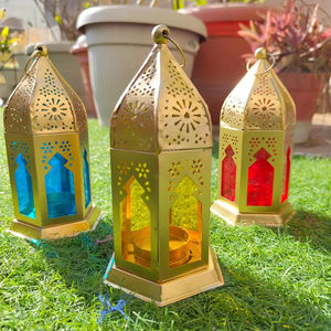 Lanterne marocaine faite à la main support de photophore en verre antique lanterne à bougie suspendue multicolore pour bureau à domicile Diwali cadeau pièce maîtresse - Product Image 1