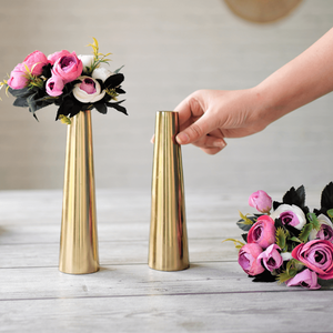 Vases à fleurs élégants en métal avec finition dorée, parfaits pour la décoration intérieure élégante et la décoration de table pour événements spéciaux - Product Image 4