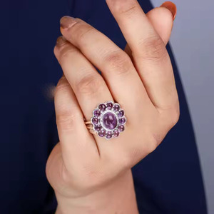 แหวนพลอยเงินสเตอร์ลิง925สำหรับผู้หญิงโรแมนติกดีไซน์โดดเด่นด้วยหินอเมทิสต์ธรรมชาติสำหรับงานแต่งงานงานหมั้นปาร์ตี้ - Product Image 4