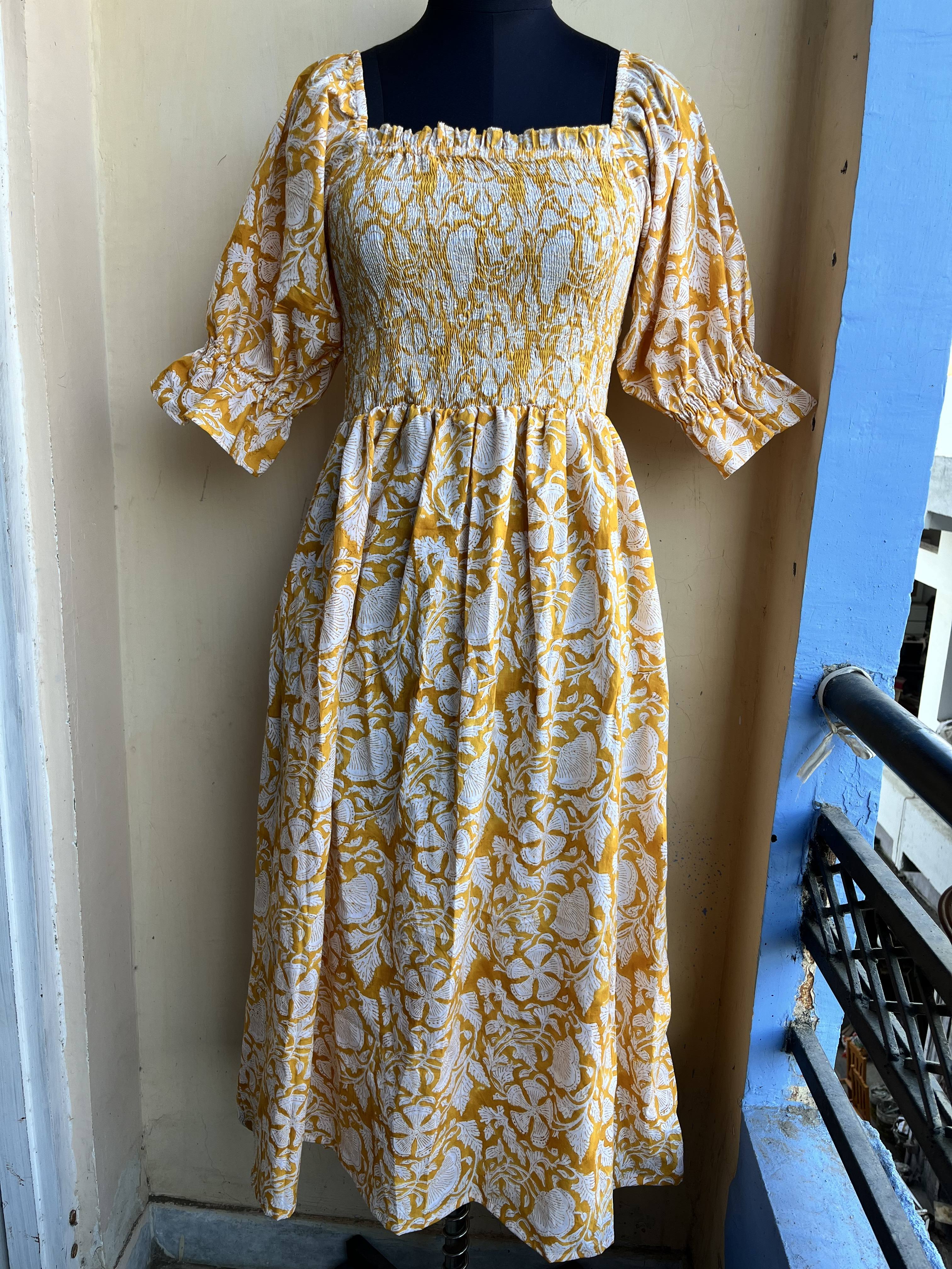 สีเหลือง