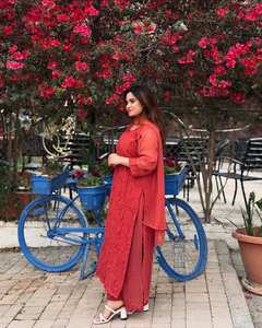 Diseñador Chikankari en relieve Salwar Kurta Dupatta ropa de fiesta cosida completa para mujeres secado rápido Fabzone Indian - Product Image 4