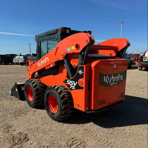 Meilleure offre Kubota SSV75 Skid Steer Loader avec moteur diesel 2 tonnes de capacité de fonctionnement nominale 4 roues motrices Ferme et construction - Product Image 2