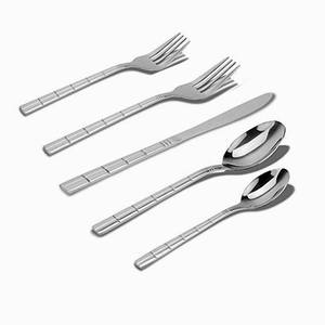 Juego de cubiertos de metal de acero inoxidable hecho a mano personalizado Fabricante y exportador Venta directa de cubiertos a los mejores precios para el hogar - Product Image 4