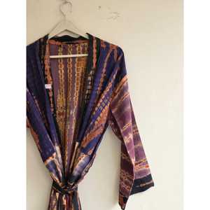 Robe kimono vintage en crêpe de soie tie-dye, style bohème, paréo de plage, peignoir - Product Image 1