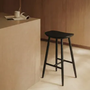 TABURETE DE COCINA DE MADERA HATTON NEGRO SINTERIOR DE 65 CM - Product Image 1