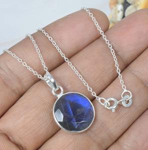 Pendentif solitaire en labradorite, argent sterling 925 plaqué rhodium, pierre précieuse taillée brillant, fait main, tendance, cadeau d'anniversaire pour femme - Product Image 2