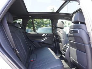 2024 B-M-W X-5 x-Drive-40i AWD avec faible kilométrage et prix abordable en stock prêt à l'expédition - Product Image 6