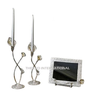Lot de 2 bougeoirs plaqués argent, aluminium, métal, luxe, maison, hôtel, éclairage, décoration - Product Image 3