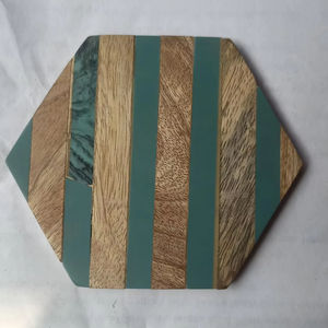 Posavasos de resina y madera de mango con un toque de lujo, hecho a mano por artesanos de la India. - Product Image 1