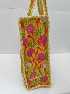 Sac de voyage en coton pour la plage et les courses Sac fourre-tout fait à la main Logo personnalisé Sac fourre-tout matelassé imprimé Bloc-main Sac à provisions Sac à bandoulière - Product Image 3