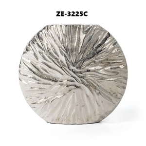 แจกันโลหะแฮนด์เมดแนวศิลปะสำหรับตกแต่งดอกไม้แจกันโลหะทรงสูงตกแต่งอุตสาหกรรมแจกันดอกไม้ขายส่งมาก - Product Image 1