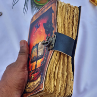 Livre des Ombres en Cuir Imprimé Style Vintage Grimoire pour Sortilèges et Rituels Journal de Sorcellerie Artisanal à Couverture Rigide Horreur