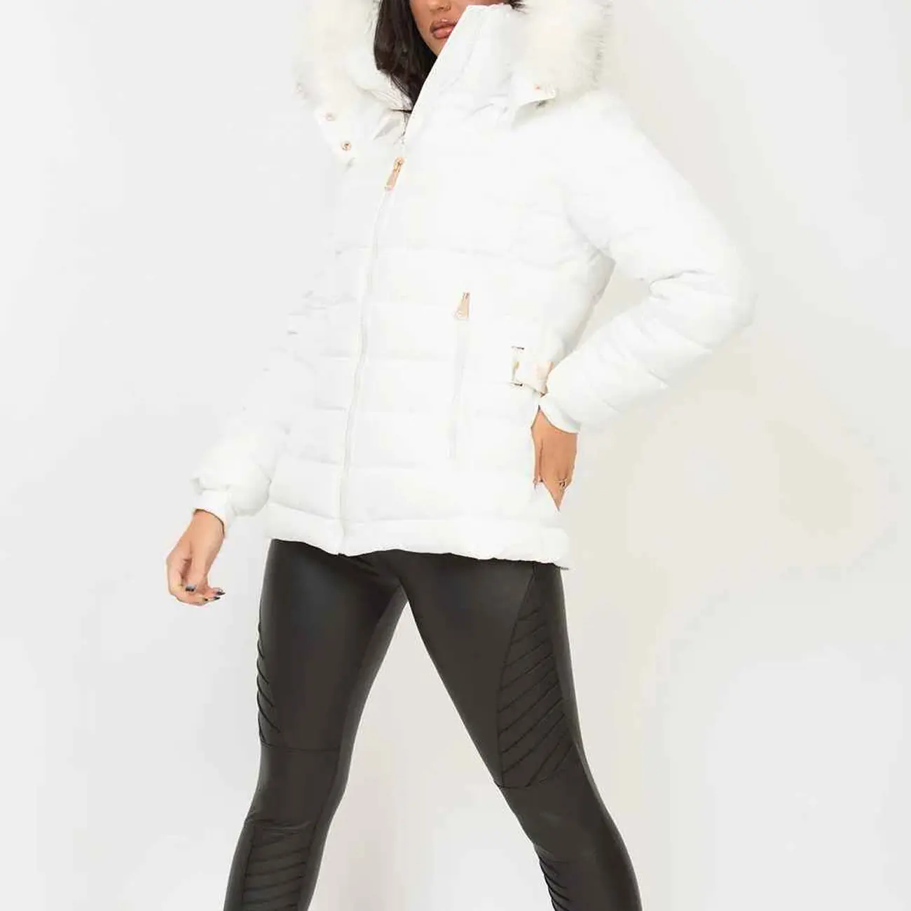 100% yüksek kalite moda Trendy nefes lüks kalın yastıklı beyaz renk kürk kapşonlu balon ceket kadın için