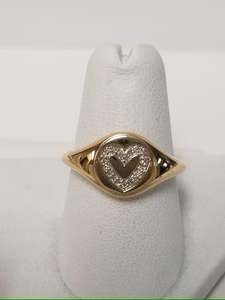 Anillo de compromiso con inicial de corazón de 0.20 quilates, anillo midi delicado de estilo clásico, oro amarillo de 14K con engaste pavé, joyería de boda para mujer, personalizado. - Product Image 3