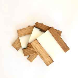 Posavasos de madera y resina hechos a mano de estilo clásico Tapetes y almohadillas elegantes de mesa únicos - Product Image 2