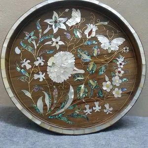 Bandeja decorativa de madera con detalles tallados y estructura duradera adecuada para servir aperitivos de té en fiestas - Product Image 6