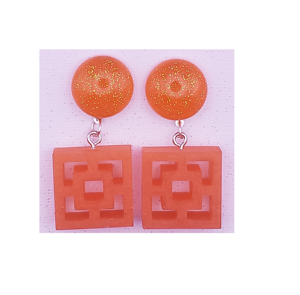 Boucles d'oreilles en résine de fiançailles de bonne couleur orange avec un design supérieur de forme carrée meilleur design Au coût le plus bas - Product Image 2