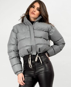 Abrigo de invierno a la moda para mujer, Chaqueta larga de plumón acolchada de pato con piel de oveja y lona, diseño transpirable y decoración de letras - Product Image 2