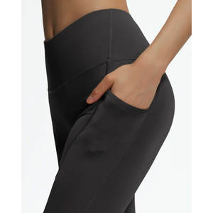 Conjunto Deportivo de Yoga de 2 Piezas para Mujer, Cintura Media, Leggings Largos y Top sin Mangas, Color Sólido, Logotipo Frontal, Estilo Único - Product Image 3