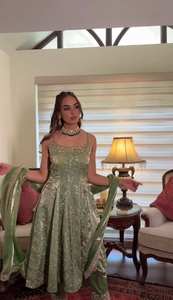 ชุดอานาร์กาลีสำหรับผู้หญิง ชุดงานแต่งงานอินเดีย ชุดงานเทศกาล ชุดอานาร์กาลีแบบไม่มีแขน ชุดเดรสยาวทรงบาน ชุดอินเดียสำเร็จรูป - Product Image 3