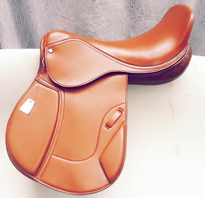Cómodo Euro Cavall Industries Brown Horse Polo Sillín Cuero de vaca real con logotipo personalizado para un rendimiento óptimo - Product Image 3
