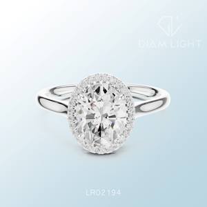 Bague en or blanc exquise avec des diamants ovales étincelants, idéale pour les fiançailles, les tenues de mariée, les mariages ou les cadeaux spéciaux - Product Image 5