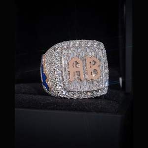 Anillo de Campeonato Personalizado con Incrustaciones, Plata de Ley 925 y Moissanita VVS, Anillo Hip Hop Personalizado, Joyería Masculina de Alta Gama - Product Image 3