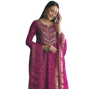 Salwar Kameez de Diseño en Seda Georgette Sintética con Bordado e Impresión para Fiestas Modernas, Ropa Étnica Pakistaní Informal - Product Image 2