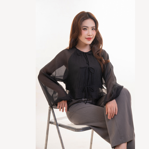 Camisa de gasa de nuevo estilo para mujer, suelta, versátil, con cuello redondo, manga larga, patrón sólido, prendas de vestir exteriores para primavera y otoño - Product Image 1