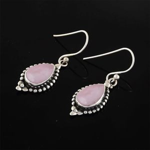 Vente en gros de boucles d'oreilles mode pour femmes en argent sterling 925. Boucles d'oreilles élégantes de bohème. Quartz rose naturel en forme de poire. - Product Image 3