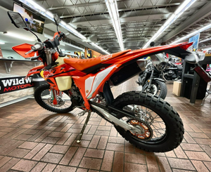 OFERTA AL POR MAYOR: Motocicleta Enduro KTM 500 EXC-F CHAMPION.Edition 2025 de 6 Velocidades, 100% Auténtica - Product Image 4
